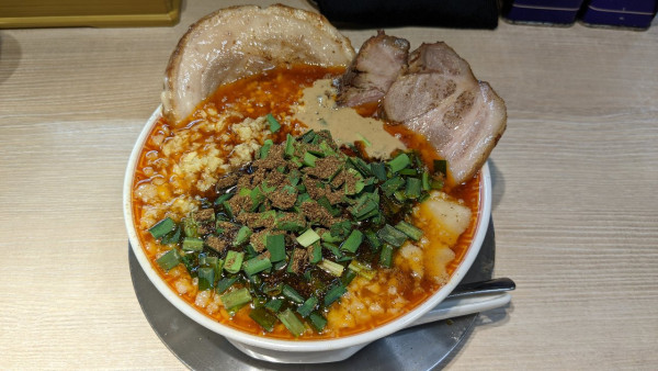 「チャーシュー担々麵 1600円」@まるえ中華そばの写真