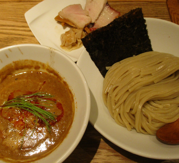 「赤つけ麺辛さ少なめ 1200円」@麺屋 周郷 神田店の写真