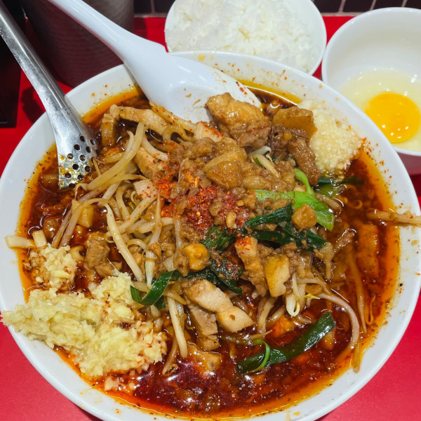 「火の玉セット（辛口）1,300円（葫•生姜•背脂）」@すず鬼直伝スタミナらーめん かわさ鬼の写真