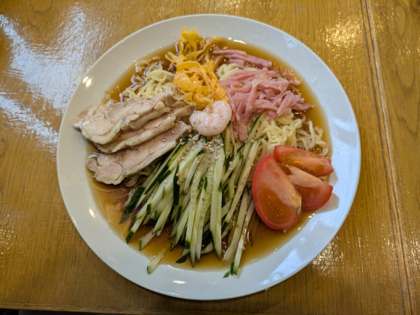「冷やし中華：990円」@千住餃子太郎酒場の写真