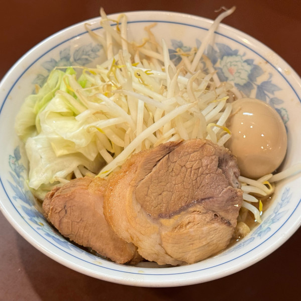 「ラーメン少なめ　味玉」@らーめん陸の写真
