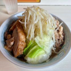 らーめん（麺硬め、ヤサイ、アブラ）