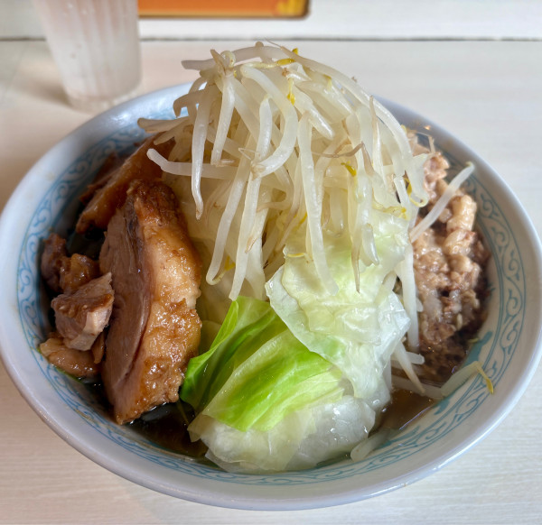 「らーめん（麺硬め、ヤサイ、アブラ）」@らーめん 陸 尾山台店の写真