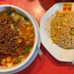 ランチセット（台湾ラーメン＋炒飯）