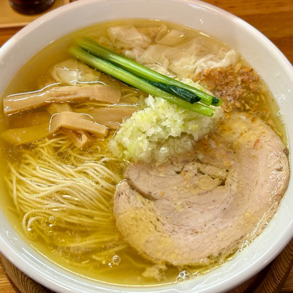 「塩ワンタンめん」@心麺の写真