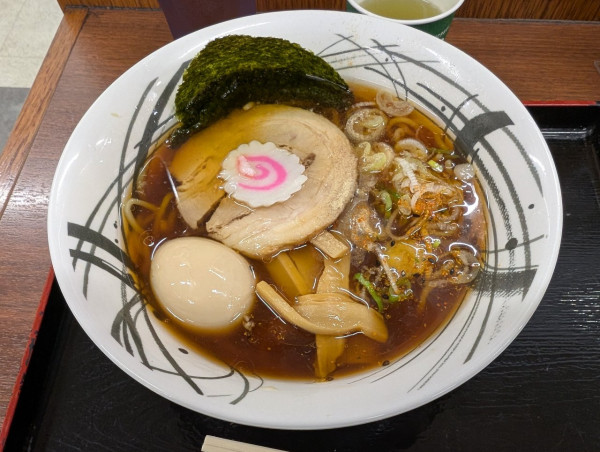「蓮田くろはラーメン」@蓮田下りSAレストランの写真
