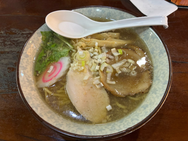 「煮干しラーメン　煮干2倍　中太麺　1050円」@麺屋 芽ぶきの写真