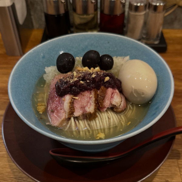 「冷やし鴨と葡萄の麺」@麺処 青野の写真