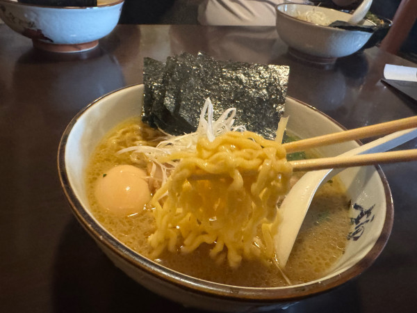 「スペシャル並盛1200円 麺固め、あとは普通、ねぎあり」@横濱家 市ヶ尾店の写真