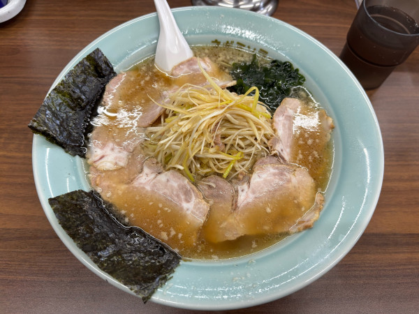 「ネギチャーシュー中盛り1200円」@ラーメンショップ 春日井店の写真