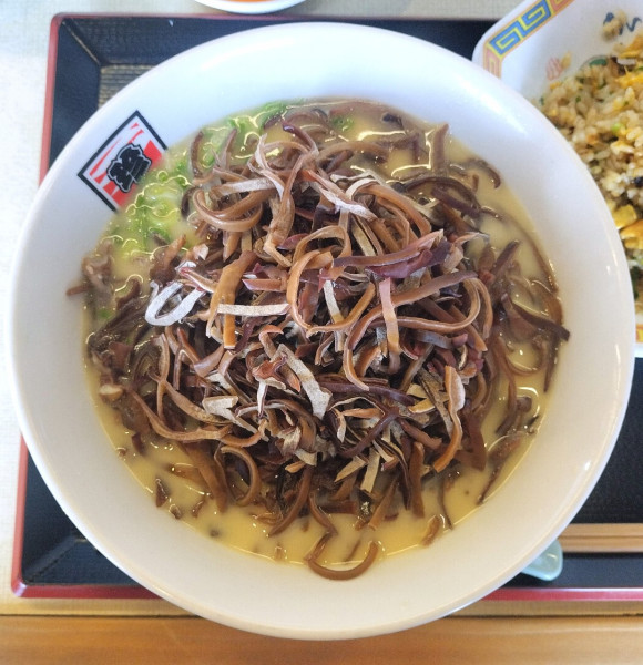「ランチセット(長浜ラーメン)1100円＋キクラゲ150円」@珍竹林の写真