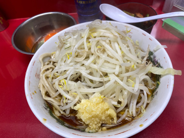 「麺半分豚一枚」@ラーメン二郎 越谷店の写真