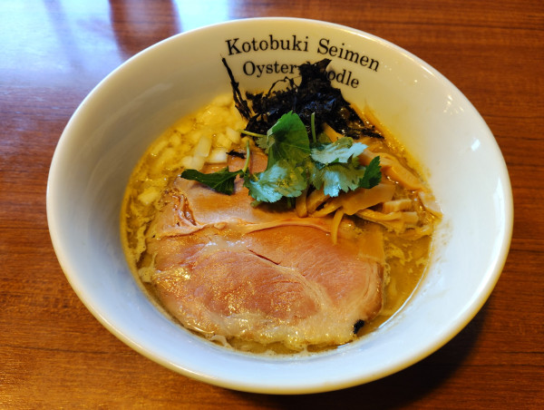 「濃厚牡蠣そば」@寿製麺よしかわ 川越店の写真