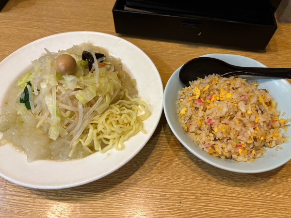 「【夏季限定】冷しタンメン900円、半炒飯セット550円」@中華 味一の写真