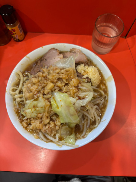 「麺量注意　ラーメン」@ラーメン二郎 仙川店の写真