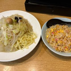【夏季限定】冷しタンメン900円、半炒飯セット550円