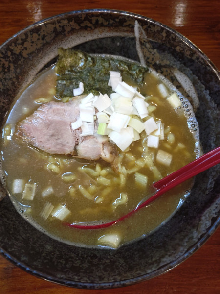 「煮干しラーメン　900円」@渡辺商店の写真