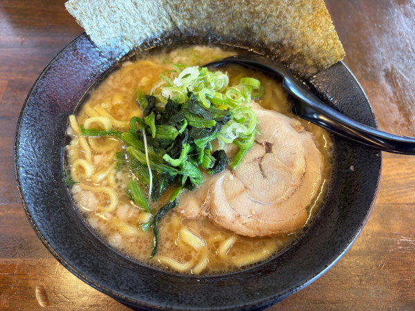 「しょうゆとんこつ　850円」@豚骨ラーメン雄の写真