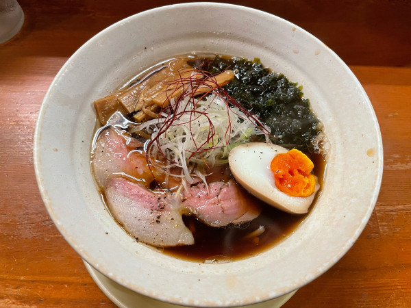 「魚元素淡麗醤油ラーメン」@麺元素の写真
