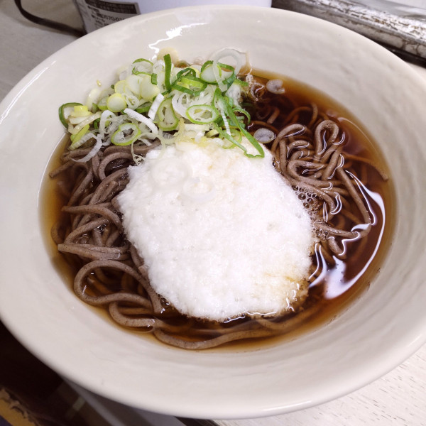 「とろろ（￥570）」@常盤軒 横須賀線ホーム店の写真