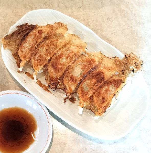 「餃子 330円」@中華料理 美浜の写真