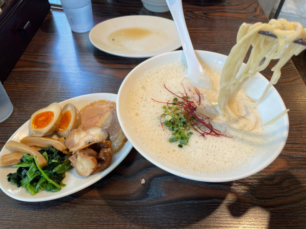 「特製塩ラーメン（1,200円）」@鶏白湯らーめん 叶の写真