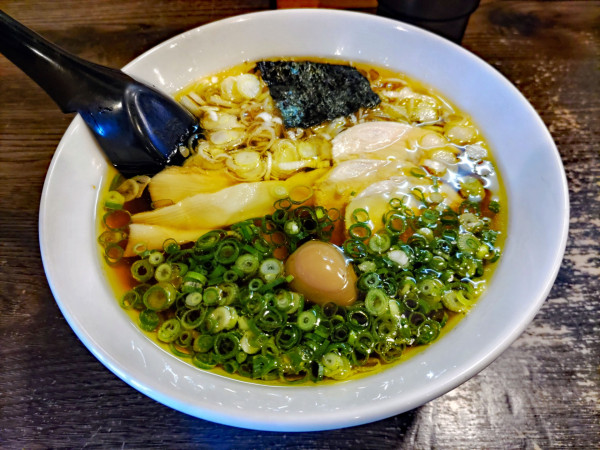 「地鶏中華そば 850円」@地鶏そば 麺焚の写真