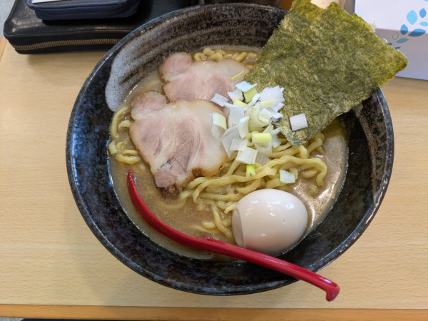 「特製煮干しらーめん大盛り」@渡辺商店の写真