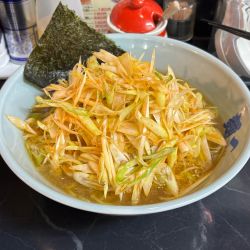 ネギ岳ラーメン中盛り+辛ネギ