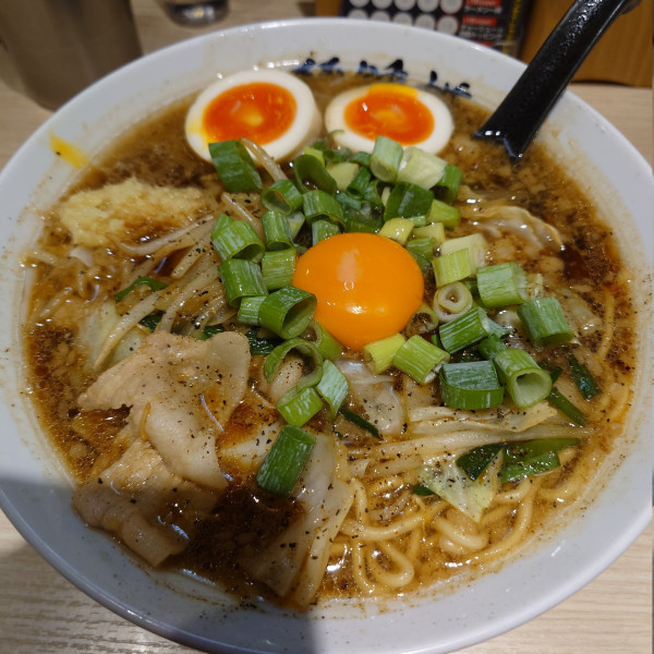 「月見ブラックタンメン（味玉TP）」@麺 鍾馗の写真