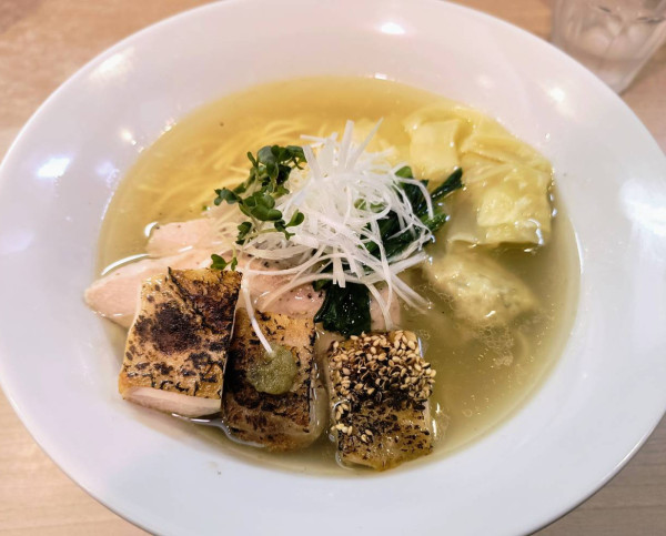 「特製塩らぁ麺」@そば～じゅの写真