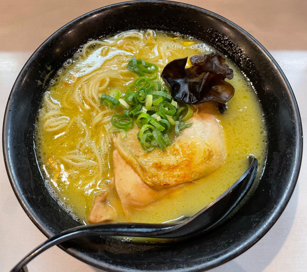 「鶏王らーめん」@鶏王けいすけ 秋葉原店の写真