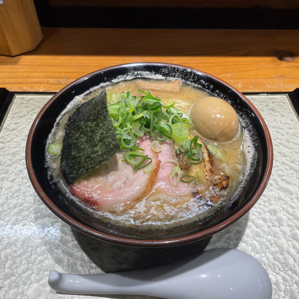 「チャーシュー中華そば+味玉」@中華蕎麦 ひら井の写真