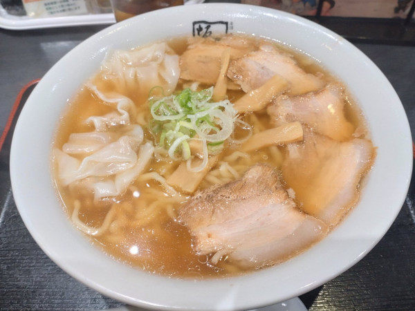 「喜多方わんたんラーメン大盛」@喜多方ラーメン坂内 本庄店の写真