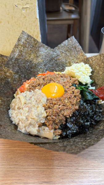 「ビビンバまぜそば(冷やし)+海苔+小ライス」@ハイパーファットンの写真