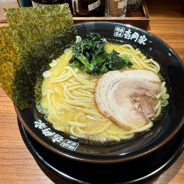 「朝ラーメン　塩」@横浜家系ラーメン 壱角家 川崎銀柳街店の写真