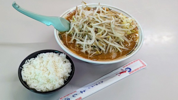 「みそラーメン＋小ライス（1,000円＋150円）」@みそラーメンのよし乃 上川店の写真