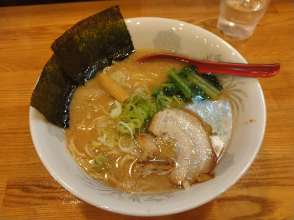 「豚骨醤油ラーメン¥500-(開店特価9/15まで)」@ラーメン酒場 雅喜屋の写真