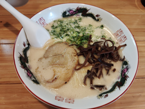「博多豚骨ラーメン　　　750円」@コハクノトキの写真