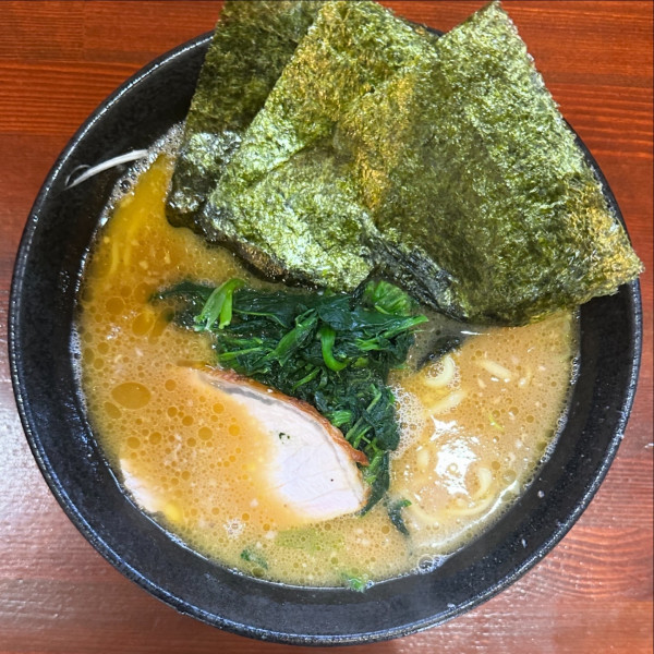 「らーめん」@横浜家系らーめん 天王家 寒川総本店の写真