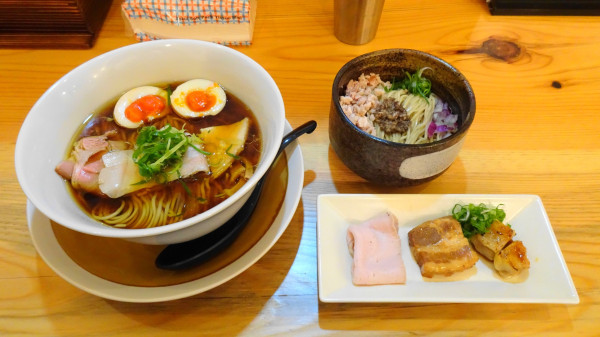 「特製中華そば（1,450円）＋トリュフ和え玉（400円）」@麺道麒麟児 佐久店の写真