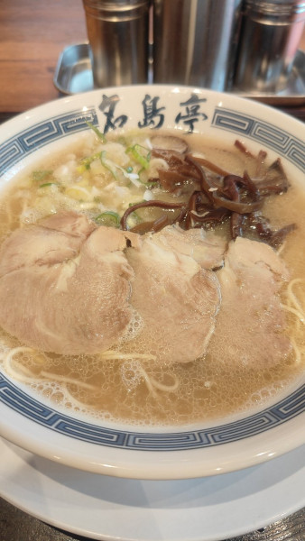 「豚骨ラーメン」@名島亭 ららぽーと横浜店の写真