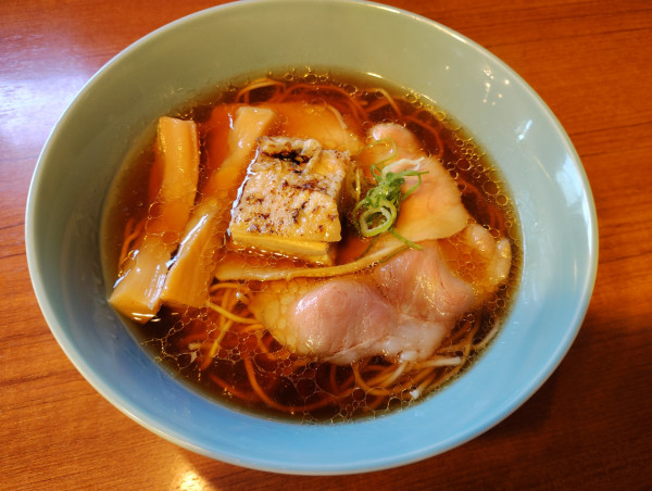 「名古屋コーチンの極上炙り肉中華そば」@寿製麺よしかわ 川越店の写真