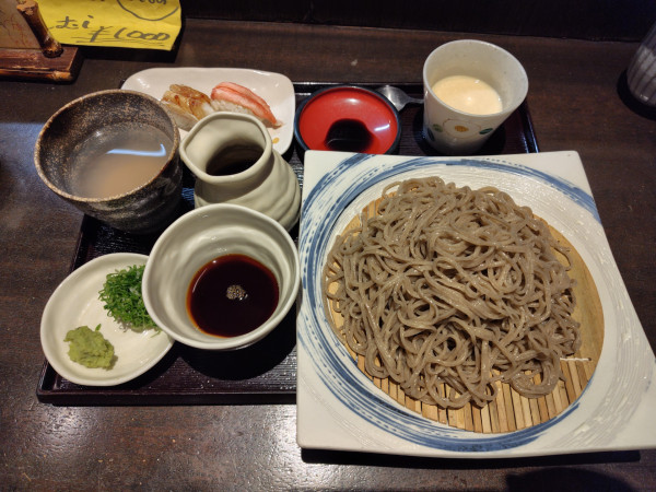 「お昼のサービスセット（ザル蕎麦）1000円、大盛700円」@田久の写真