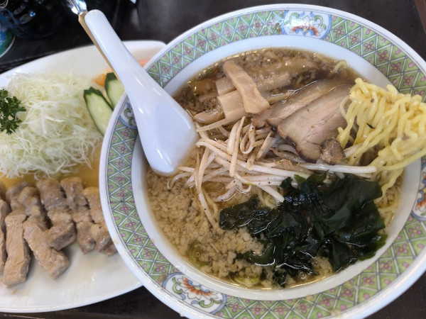 「ラーメン(700)＋豚肉塩焼単品(1,500)」@源氏食堂の写真