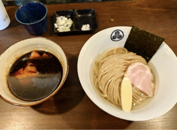 「自家製牡蠣醤油の昆布水つけそば　特製TP」@麺屋みつば＋クローバーの写真