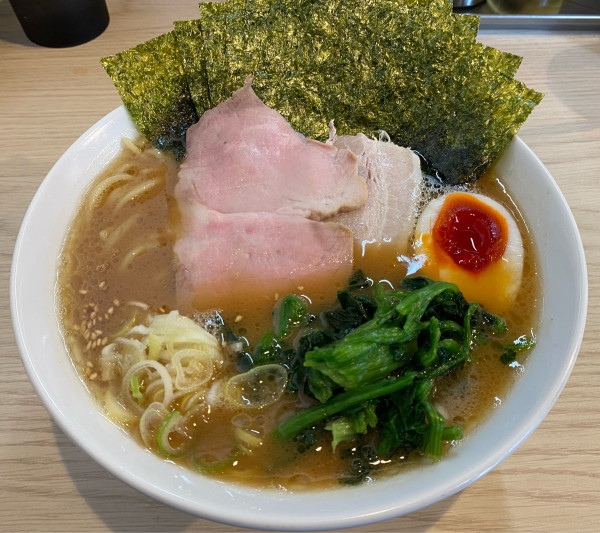 「上ラーメン 海苔 ライス中」@新家系ラーメン気骨家の写真