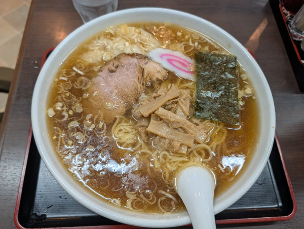 「ワンタン麺1100円」@弘前軒の写真