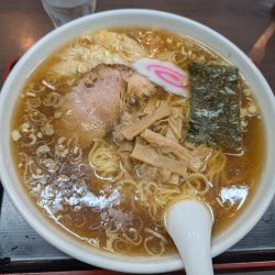 ワンタン麺1100円