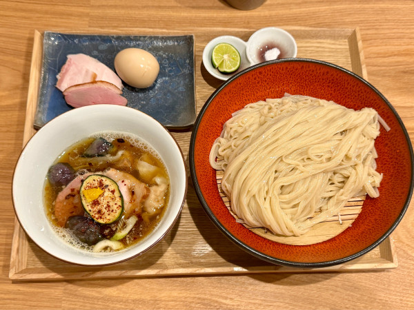 「特製白醤油つけめん」@らぁめん鴇の写真